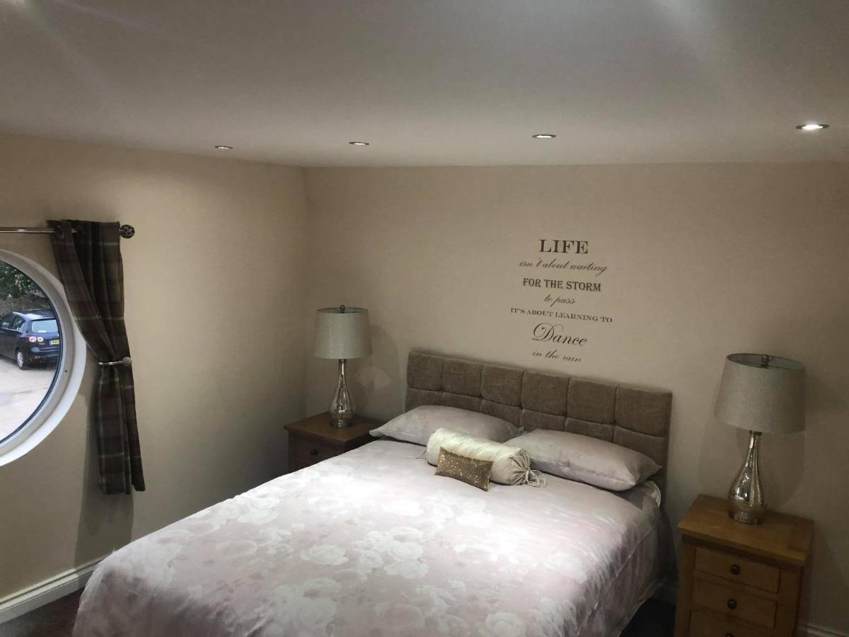 Worship Farm Accommodation Redhill  Exterior photo